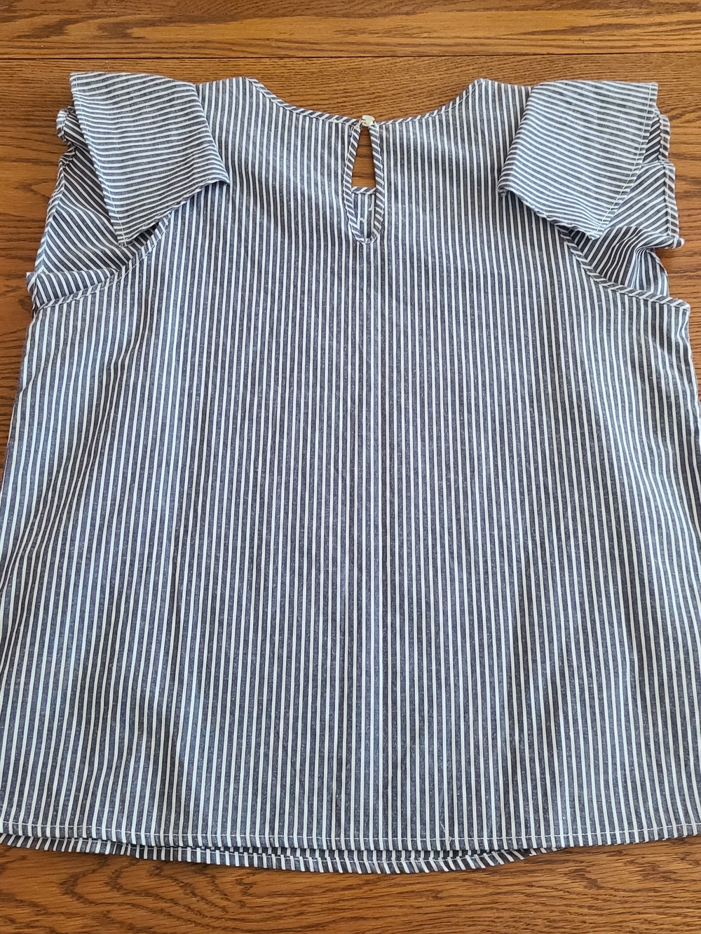 Potter's Pot Striped Ruffle Sleeve Top with Floral Embroidery - Picture 2 of 7